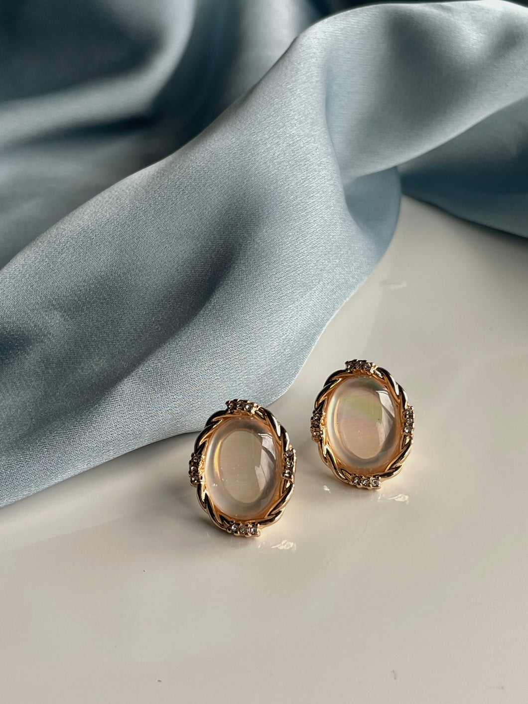 Doris Oval Earrings