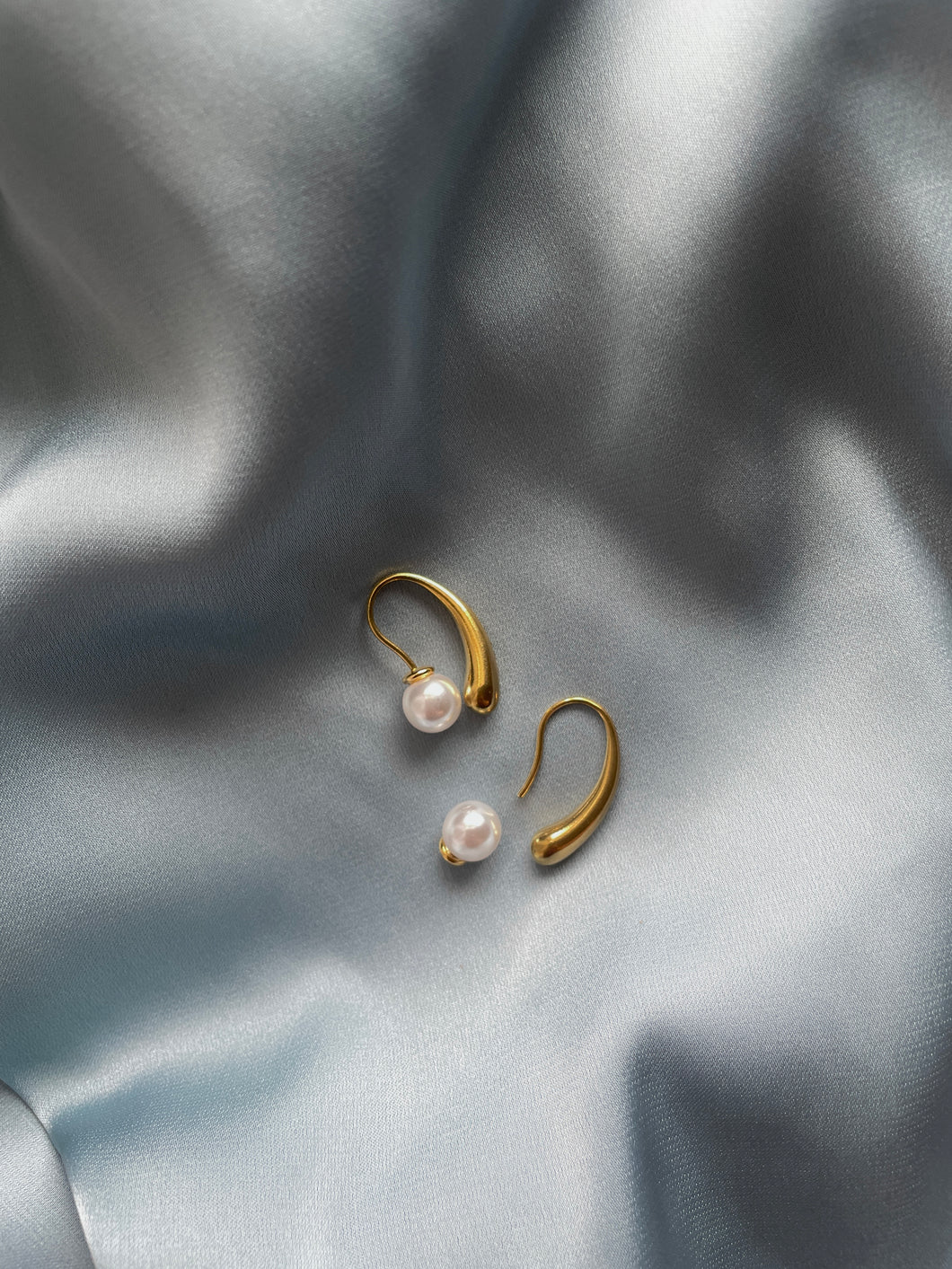 She's Mother Pearl Earrings